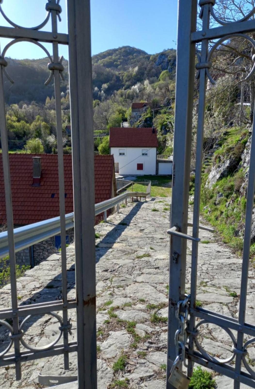 Konak Ugnji-Village Cetinje Luaran gambar